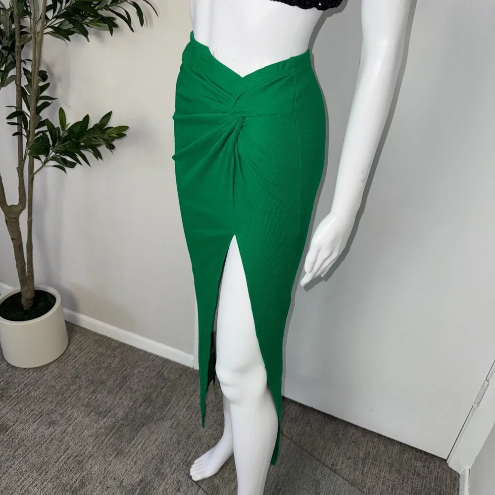 Micas Knee Length Green Skirt High‎ Slit Twist Front Fitted Maxi Size XS